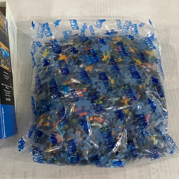 Ravensburger 1000 piece puzzle “Underwater Fun” 2013 new in box - Picture 2 of 4